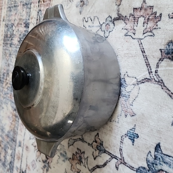 Vintage Wagner Ware #4248 Magnalite Round 5-Quart Cast Aluminum Dutch Oven w/Lid - Picture 9 of 11